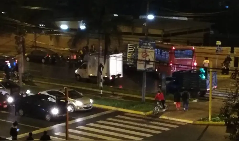 Instan a las autoridades a que se acerquen al lugar. Foto: Manuel Enrique/@magar1975 Instan a las autoridades a que se acerquen al lugar. Foto: Manuel Enrique/@magar1975