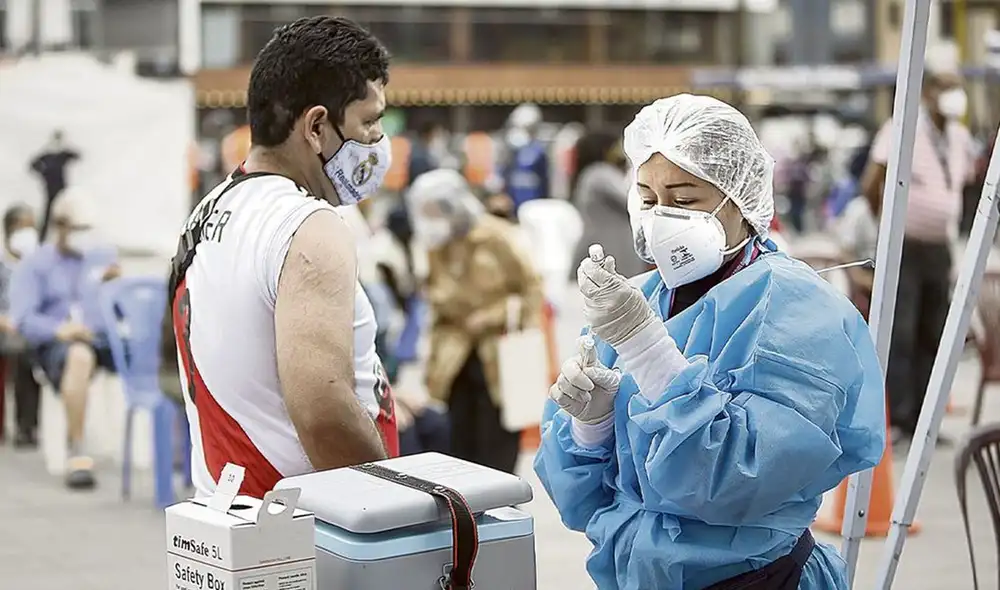 Sin detalles. La nueva gestión del Minsa no sabe aún cuándo llegarán lotes de Sinopharm. Foto: La República
