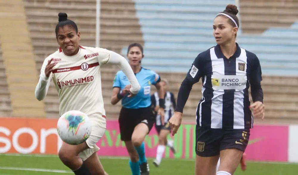 Adriana Lúcar disputando el balón en el estadio de la UNMSM. Foto: Liga Femenina