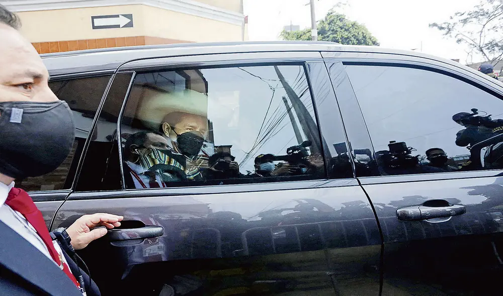 Secretismo. El presidente de la República, Pedro Castillo, no puede actuar al margen de las leyes que obligan transparentar cada uno de sus actos. Foto: Carlos Contreras/La República Secretismo. El presidente de la República, Pedro Castillo, no puede actuar al margen de las leyes que obligan transparentar cada uno de sus actos. Foto: Carlos Contreras/La República