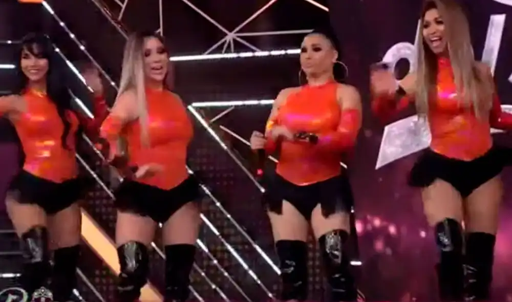 Las Alma Bella lideradas por Yolanda Medina llegaron al set de Reinas del show para poner a bailar a las concursantes por dos puntos extra. Foto: captura de América TV Las Alma Bella lideradas por Yolanda Medina llegaron al set de Reinas del show para poner a bailar a las concursantes por dos puntos extra. Foto: captura de América TV