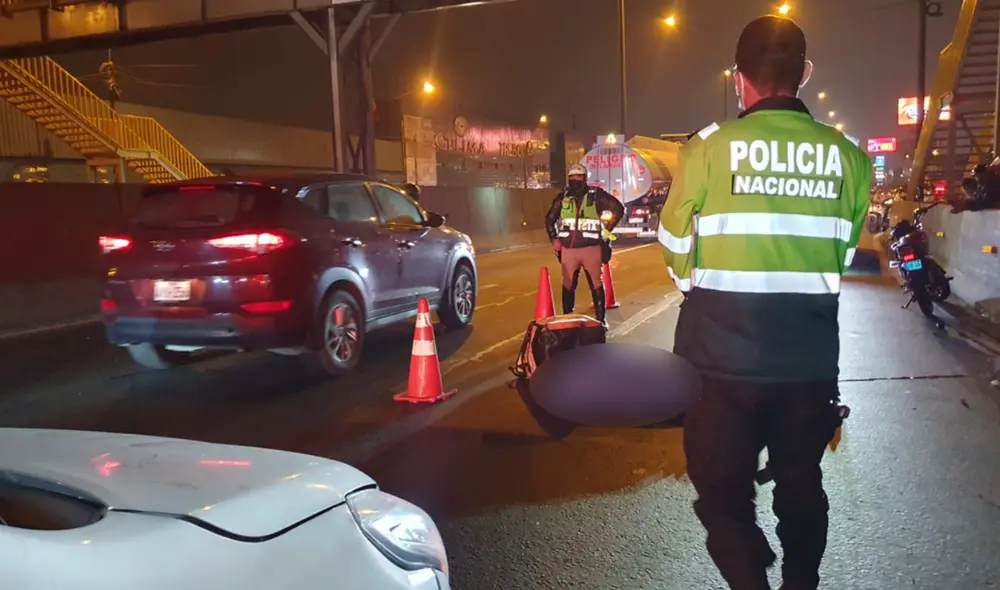 Amigos del fallecido piden encontrar al responsable del accidente. Foto: María Pía Ponce/URPI-LR Amigos del fallecido piden encontrar al responsable del accidente. Foto: María Pía Ponce/URPI-LR