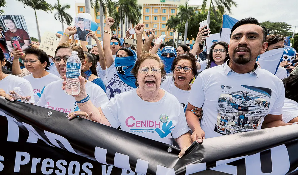 Sentir. Familiares de manifestantes detenidos desde 2019 comienzan a perder las esperanzas de ver excarcelados a los suyos. Foto: AFP Sentir. Familiares de manifestantes detenidos desde 2019 comienzan a perder las esperanzas de ver excarcelados a los suyos. Foto: AFP