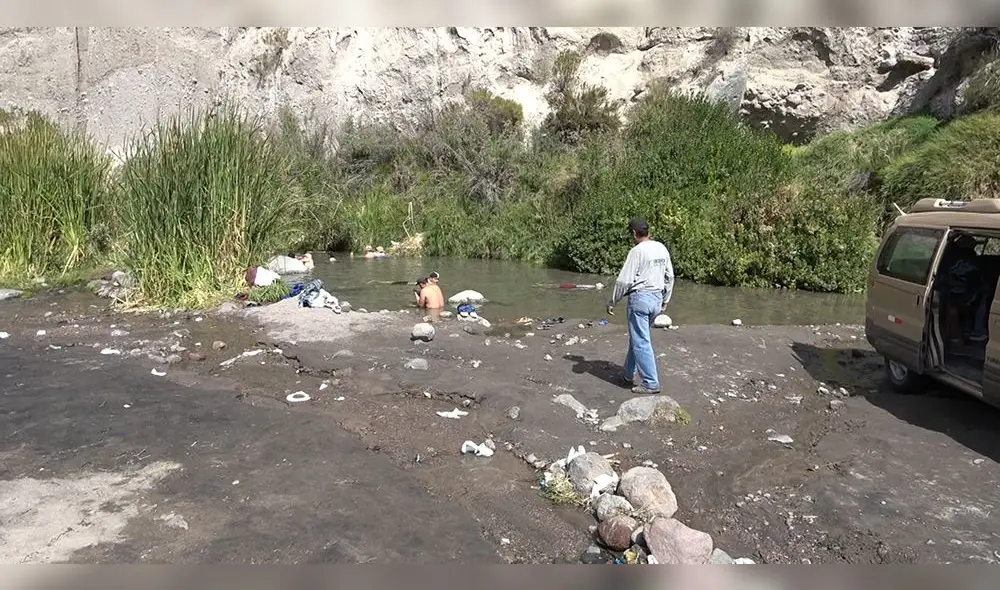 Durante el feriado por Fiestas Patrias, este lugar fue visitado por decenas de personas contaminando sus aguas y alrededores. Foto: Municipalidad de Yura Durante el feriado por Fiestas Patrias, este lugar fue visitado por decenas de personas contaminando sus aguas y alrededores. Foto: Municipalidad de Yura