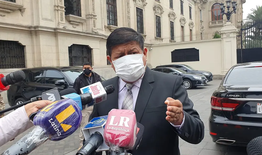 Ayala manifestó que intentan etiquetarlo con expolicía "como si fuese lo peor". Foto: Joel Robles / URPI-LR Ayala manifestó que intentan etiquetarlo con expolicía "como si fuese lo peor". Foto: Joel Robles / URPI-LR