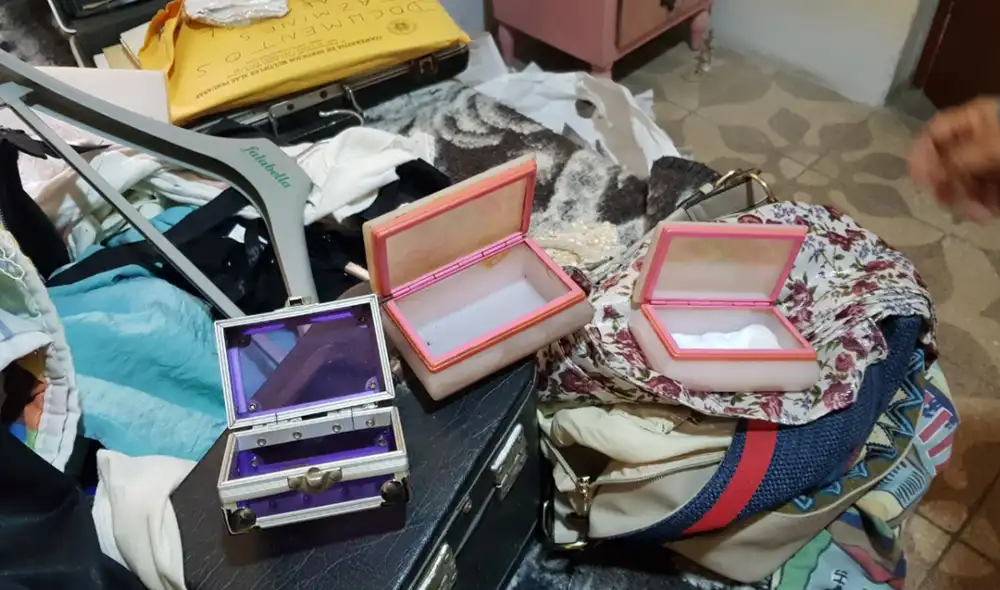 Los malhechores rebuscaron las cajas donde estaba el dinero y los objetos de valor. Foto: Deysi Portuguez / URPI-LR Los malhechores rebuscaron las cajas donde estaba el dinero y los objetos de valor. Foto: Deysi Portuguez / URPI-LR