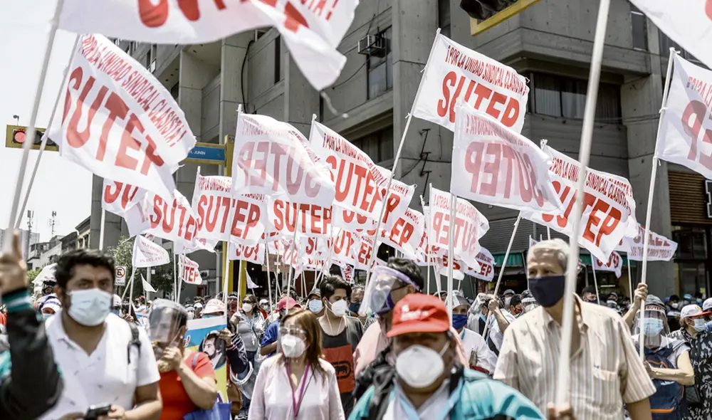 Decisión. Gobierno formalizó gremio radical de docentes. Foto: Aldair Mejía / La República