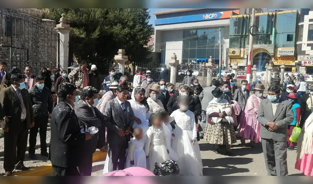 El último lunes una pareja de novios contrajo matrimonio en la iglesia Santa Catalina. Foto: Puno Noticias.pe
