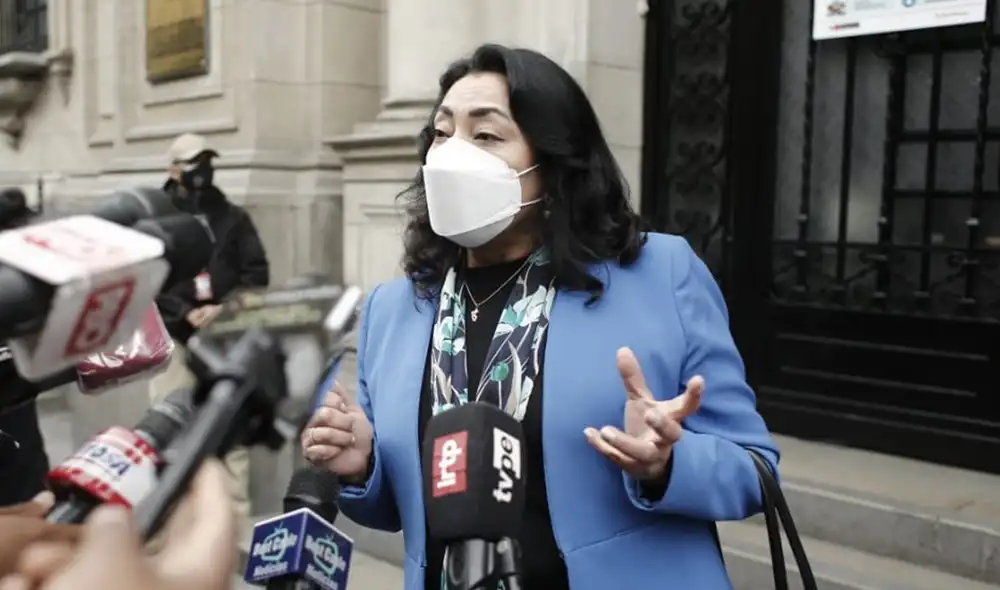 Violeta Bermúdez aconsejó al mandatario a transparentar su gestión y tener una comunicación más abierta con la prensa. Foto: Antonio Melgarejo/La República