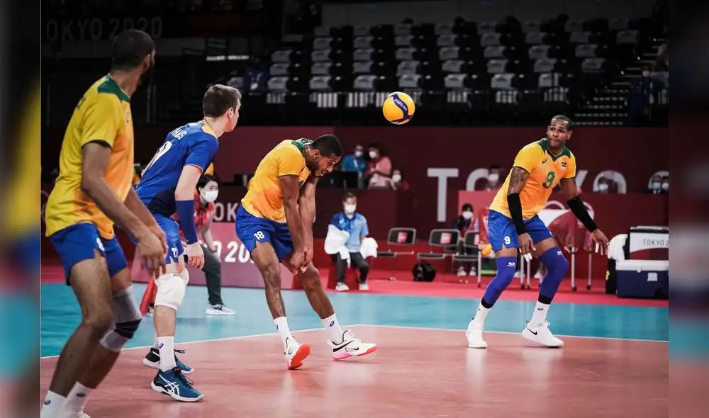 Los brasileños, campeones en los juegos de Río 2016, están en búsqueda de repetir medalla de oro, y se medirán por un puesto en la final con Rusia. Twitter Asociación de voley de Brasil.