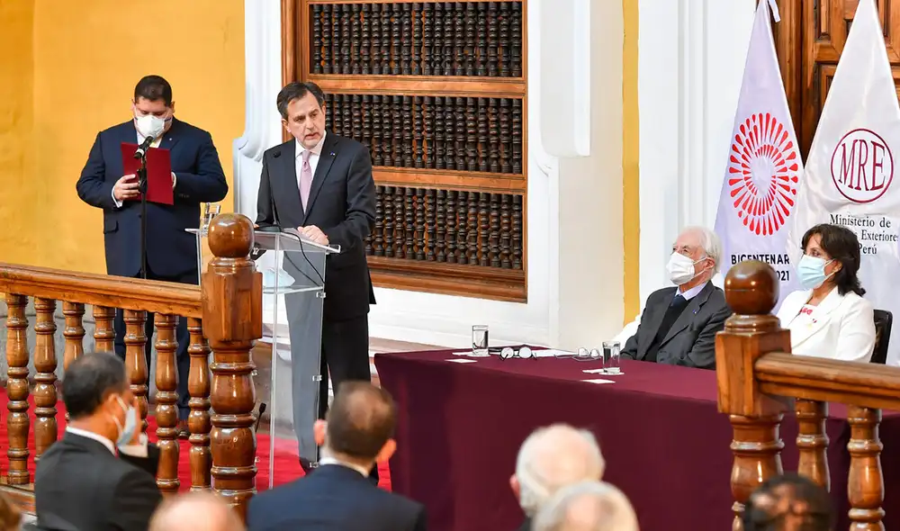 Juramentación del nuevo viceministro de Relaciones Exteriores, Luis Enrique Chávez Basagoitia. Foto: Cancillería Juramentación del nuevo viceministro de Relaciones Exteriores, Luis Enrique Chávez Basagoitia. Foto: Cancillería