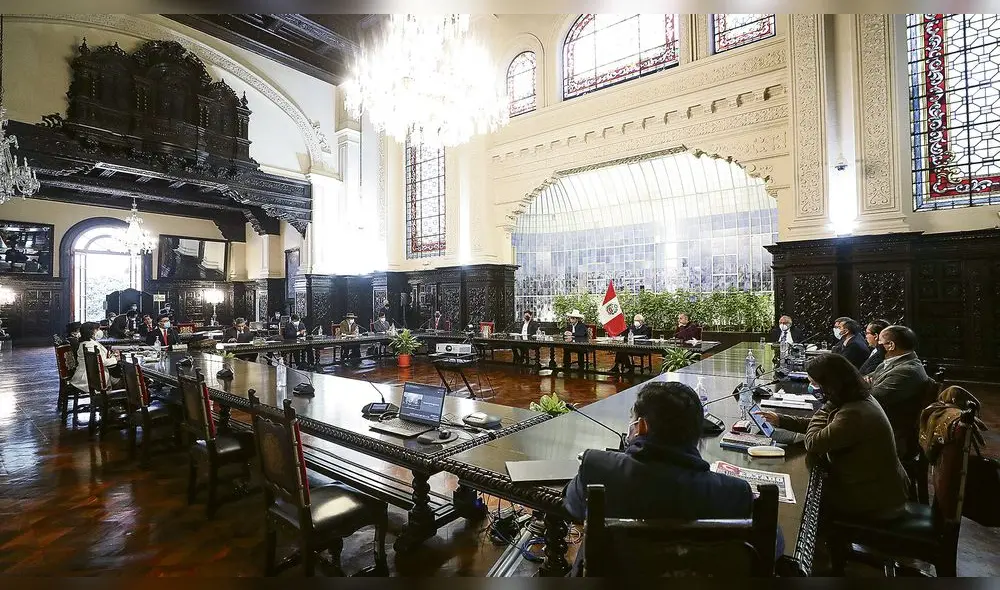 El dato. Se llevó a cabo el primer Consejo de Ministros de la era de Pedro Castillo. Inicialmente se especuló con la posibilidad de que el presidente ofreciera un mensaje. No ocurrió. Foto: PCM El dato. Se llevó a cabo el primer Consejo de Ministros de la era de Pedro Castillo. Inicialmente se especuló con la posibilidad de que el presidente ofreciera un mensaje. No ocurrió. Foto: PCM