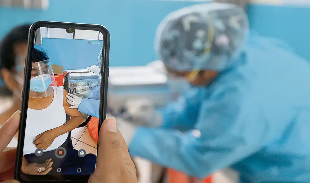 Las vacunas son vida. Expertos piden no hacer caso a la campaña de desinformación que gira en torno a Sinopharm. Recalcan que todas son muy seguras. Foto: Félix Contreras / La República Las vacunas son vida. Expertos piden no hacer caso a la campaña de desinformación que gira en torno a Sinopharm. Recalcan que todas son muy seguras. Foto: Félix Contreras / La República
