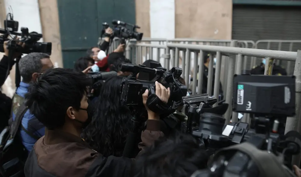 Los periodistas no pudieron ingresar a ceremonia oficial que se llevó a cabo en Palacio de Gobierno. Foto: Aldair Mejía/La República
