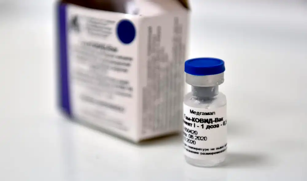 El órgano regulador estableció una serie de “condiciones” para el uso de la vacuna rusa en Brasil. Foto: AFP