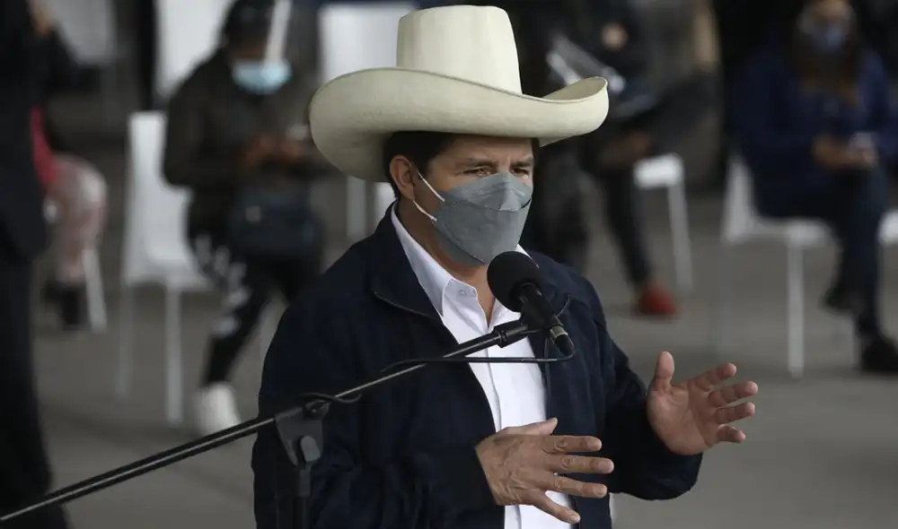 Pedro Castillo arribó a un centro de inoculación ubicado en San Juan de Lurigancho este viernes. Foto: Aldair Mejía/La República Pedro Castillo arribó a un centro de inoculación ubicado en San Juan de Lurigancho este viernes. Foto: Aldair Mejía/La República