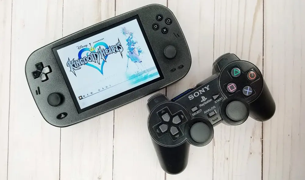 El autor ya había hecho un trabajo similar convirtiendo una Nintendo Wii en una portátil con forma de Game Boy. Foto: GingerOfOz El autor ya había hecho un trabajo similar convirtiendo una Nintendo Wii en una portátil con forma de Game Boy. Foto: GingerOfOz