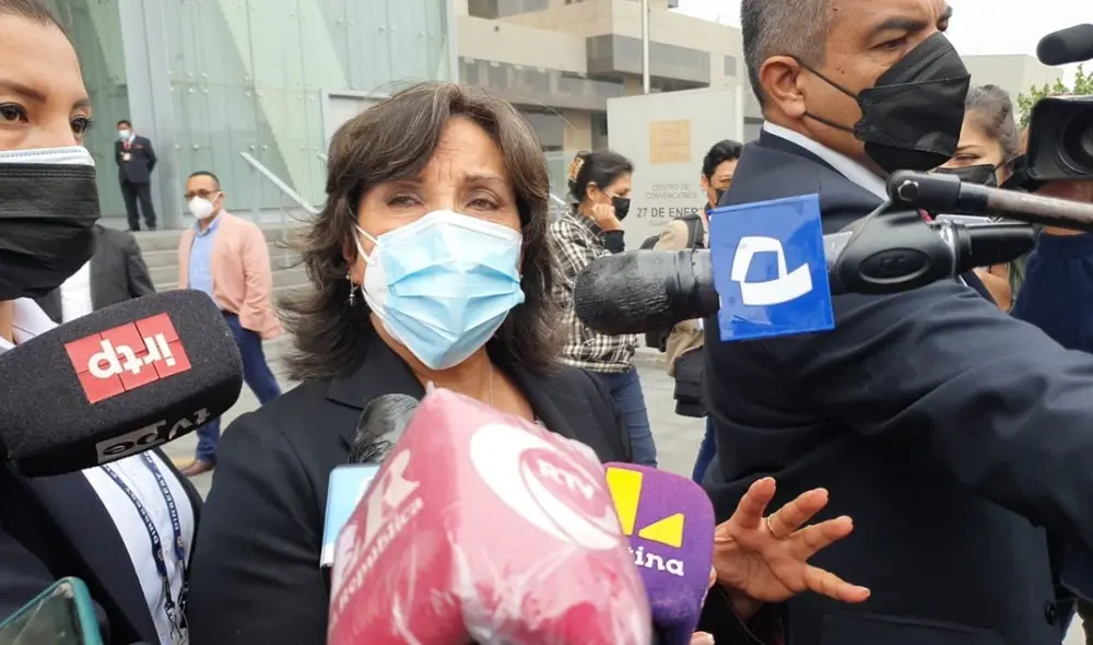 Dina Boluarte había pedido licencia de su trabajo dentro de la jefatura de la Oficina de Surco del Reniec. Foto: Joel Robles / URPI-LR Dina Boluarte había pedido licencia de su trabajo dentro de la jefatura de la Oficina de Surco del Reniec. Foto: Joel Robles / URPI-LR