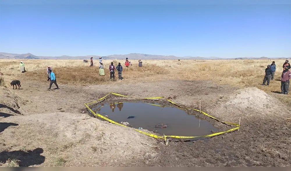 Autoridades llegaron hasta el pozo para rescatar cuerpo de anciano. Foto: PNP