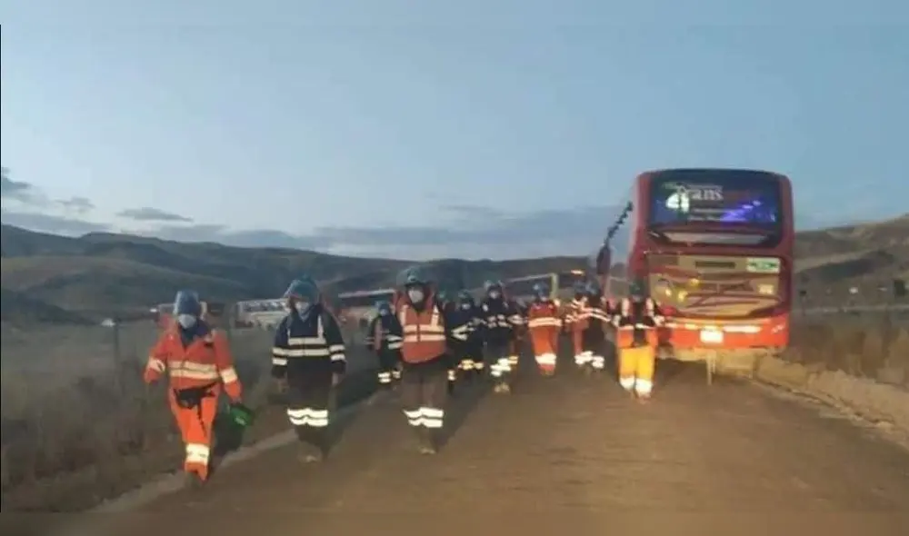 Trabajadores de la empresa minera se vieron afectados en sus labores por bloqueo.