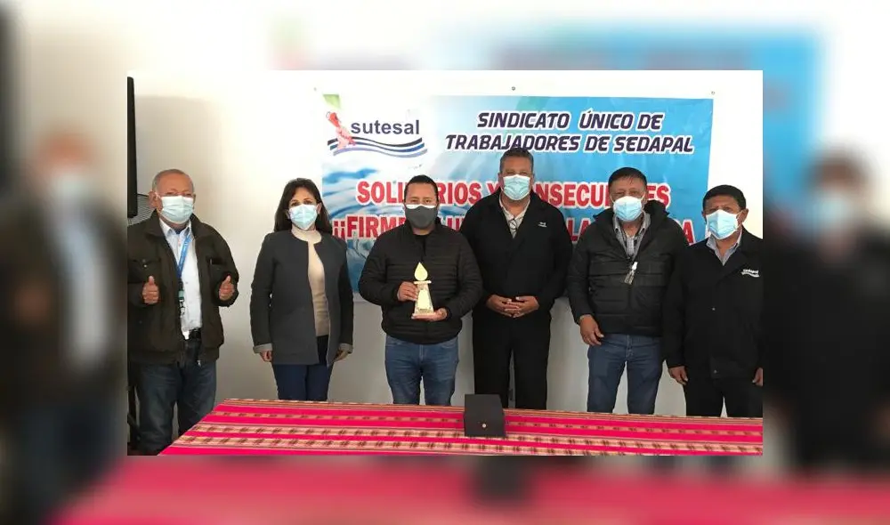 Daniel Oseda recibió reconocimiento por parte de sindicato. Foto: Sutesal