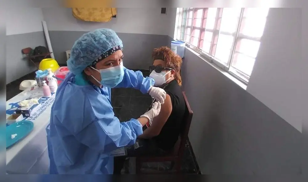 El artista fue reconocido por el personal de salud. Foto: Thiago Ninatanta / Cortesía