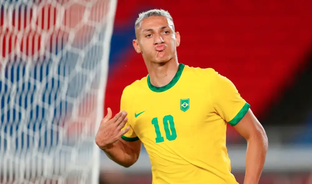En la victoria de Brasil sobre España en Tokio 2020, Richarlison falló un penal. Foto: EFE