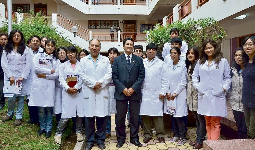 Confianza. Edgar Bellido, a la izquierda de Vladimir Cerrón. Foto: difusión