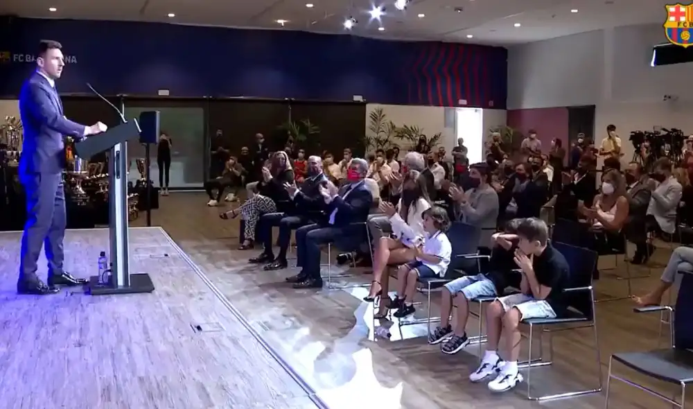 Lionel Messi abandona FC Barcelona luego de 20 temporadas. Llegó al club cuando tenía 13 años. Foto: captura Barcelona TV