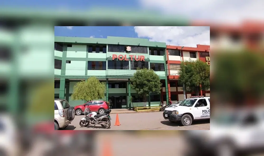 Policías de la División de Turismo dedujeron que la mujer había mentido y no había sido víctima de robo. Foto: La República Policías de la División de Turismo dedujeron que la mujer había mentido y no había sido víctima de robo. Foto: La República