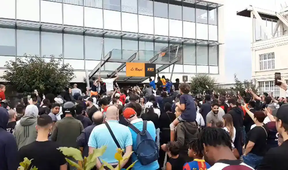 Francia vive un estado de euforia por el arribo de Messi, previsto para las próximas horas. Foto: Le Parisien Francia vive un estado de euforia por el arribo de Messi, previsto para las próximas horas. Foto: Le Parisien