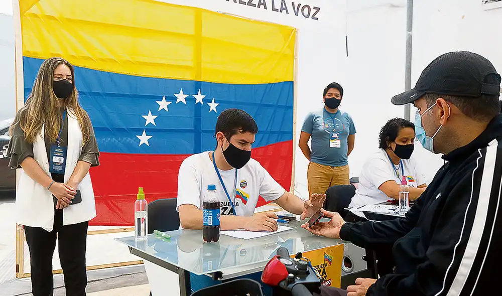 Derecho. Los migrantes que tengan la edad programada por el Minsa pueden vacunarse. Foto: difusión Derecho. Los migrantes que tengan la edad programada por el Minsa pueden vacunarse. Foto: difusión