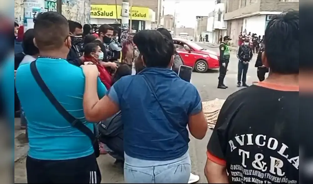 Transeúntes dijeron que el hombre no era conocido de la zona. Foto: captura video Conexión Norte