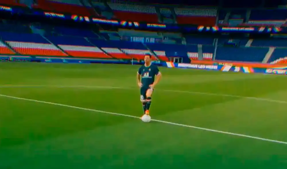 Lionel Messi llega al PSG luego de quedar como goleador de la última temporada de LaLiga. Foto: captura video PSG