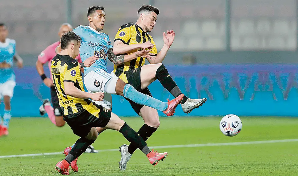 Superior. El cuadro mirasol aprovechó los errores de Sporting Cristal y el próximo miércoles puede asegurar la serie en casa. Foto: EFE Superior. El cuadro mirasol aprovechó los errores de Sporting Cristal y el próximo miércoles puede asegurar la serie en casa. Foto: EFE