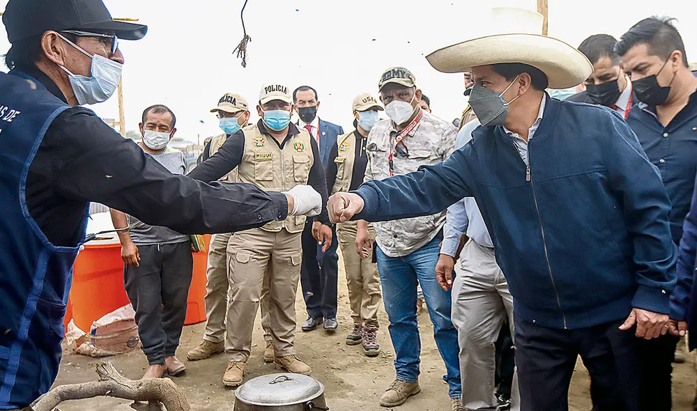 Visita. Presidente Castillo estuvo en San Lorenzo, donde llevó 19 millones de soles para las familias afectadas por el sismo. Foto: difusión