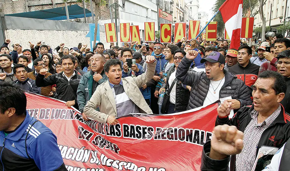 Nuevo partido. Los docentes que apoyaron a Castillo quieren inscribir su propia organización política. La dirigente Mery Coila dijo que desean conversar con Perú Libre “de partido a partido”. Foto: La República Nuevo partido. Los docentes que apoyaron a Castillo quieren inscribir su propia organización política. La dirigente Mery Coila dijo que desean conversar con Perú Libre “de partido a partido”. Foto: La República