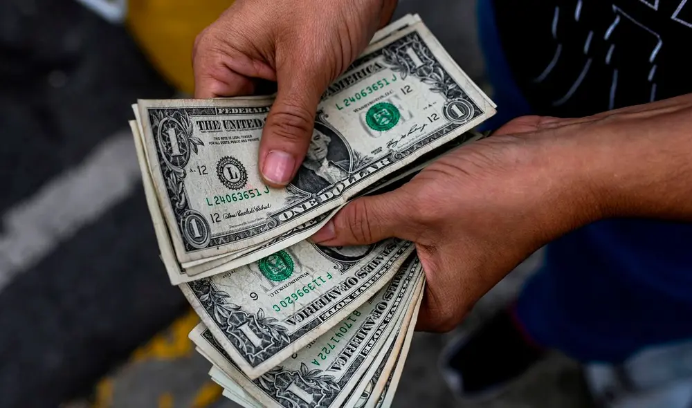 Dólar se mantiene volátil desde hace varias semanas. Foto: AFP