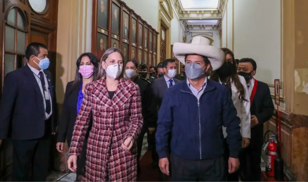 El presidente Pedro Castillo junto a María el Carmen Alva, titular del Legislativo. Foto: Congreso del Perú El presidente Pedro Castillo junto a María el Carmen Alva, titular del Legislativo. Foto: Congreso del Perú