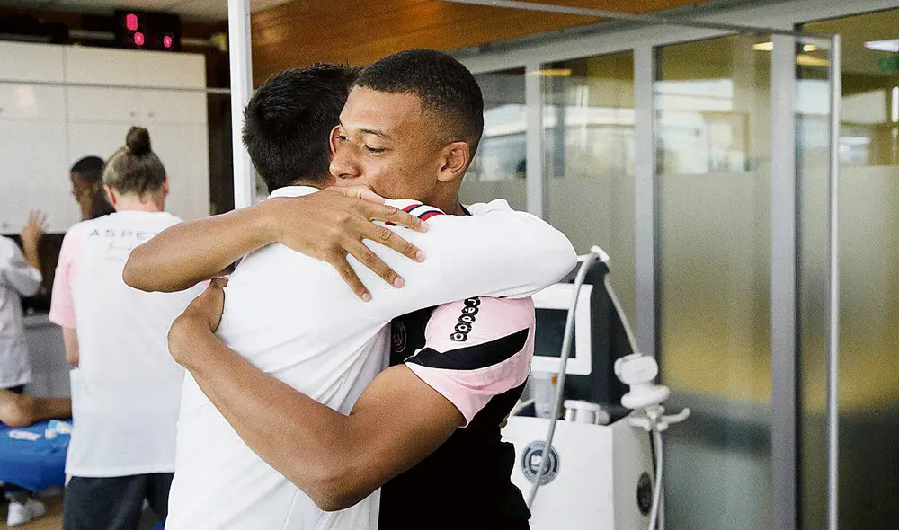 Bienvenida. Mbappé expresó su respeto y admiración hacia Messi. Foto: PSG Bienvenida. Mbappé expresó su respeto y admiración hacia Messi. Foto: PSG