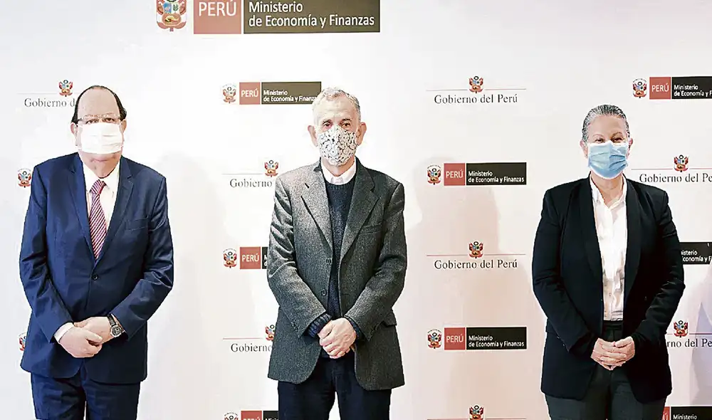 En el MEF. Julio Velarde, Pedro Francke y Socorro Heysen. Foto: difusión