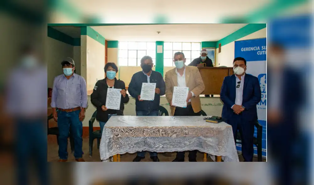 Las autoridades regionales firmaron convenio con la empresa privada para ejecutar proyecto en 365 días. Foto: Gore Cajamarca