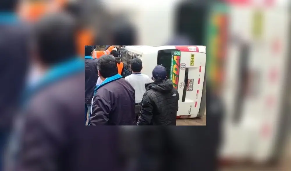 Los heridos fueron trasladados al hospital de la zona para ser atendidos. Foto: captura video cortesía