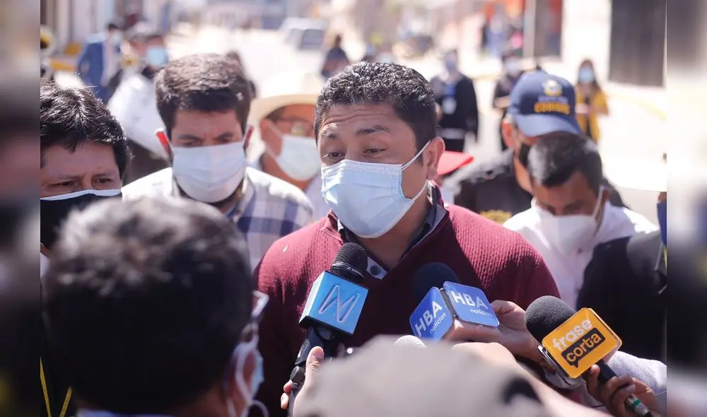 Bermejo estuvo horas antes en el distrito de Alto Selva Alegre, donde fue invitado en la inauguración de una obra. Foto: Oswald Charca/La República