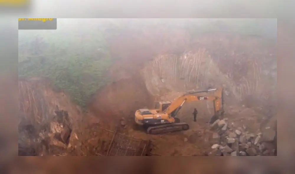 Se realiza la destrucción de las Lomas de Mangomarca en San Juan de Lurigancho, con el uso de maquinaria pesada. Foto: captura Reporte Semanal.