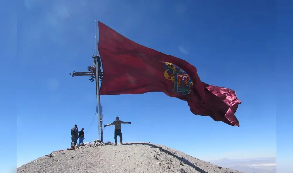 Tras 10 horas de arduo trekking, llegaron a la cima. Foto: difusión Tras 10 horas de arduo trekking, llegaron a la cima. Foto: difusión