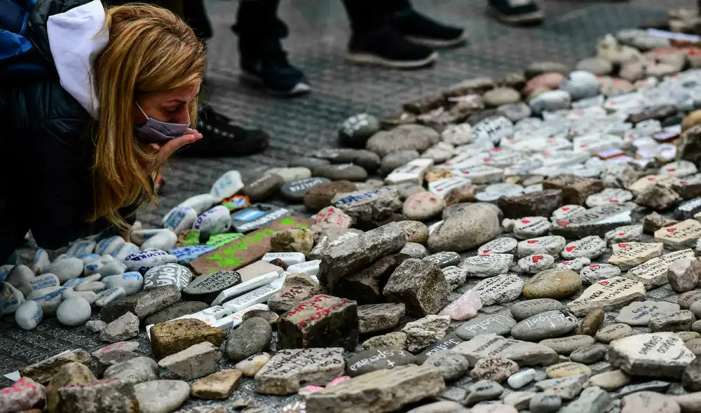 Al finalizar la jornada, Argentina contó con 109.105 muertes por COVID-19 desde el inicio de la pandemia. Foto: AFP/Rolando Schmidt Al finalizar la jornada, Argentina contó con 109.105 muertes por COVID-19 desde el inicio de la pandemia. Foto: AFP/Rolando Schmidt