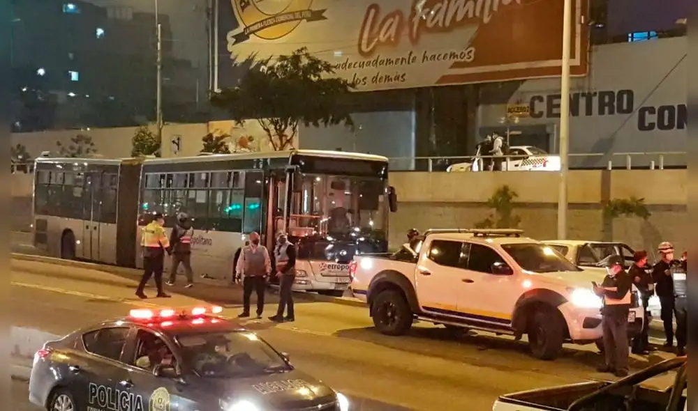 Los pasajeros fueron trasladados a un nosocomio local. Foto: Grace Mora/URPI - LR