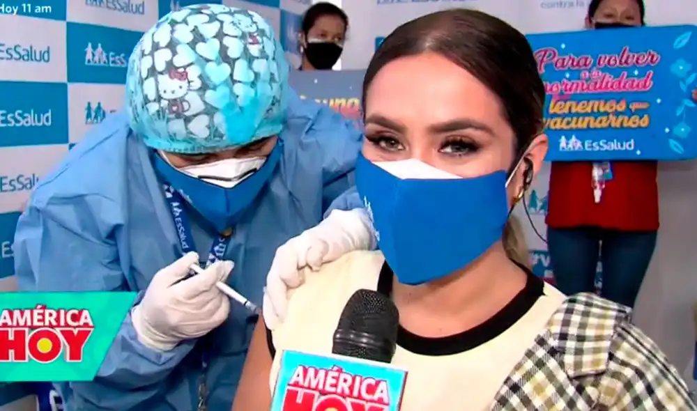 Durante un enlace desde su centro de vacunación, la hija de Gisela Valcárcel compartió el momento en que recibió el pinchazo. Foto: captura/América TV Durante un enlace desde su centro de vacunación, la hija de Gisela Valcárcel compartió el momento en que recibió el pinchazo. Foto: captura/América TV