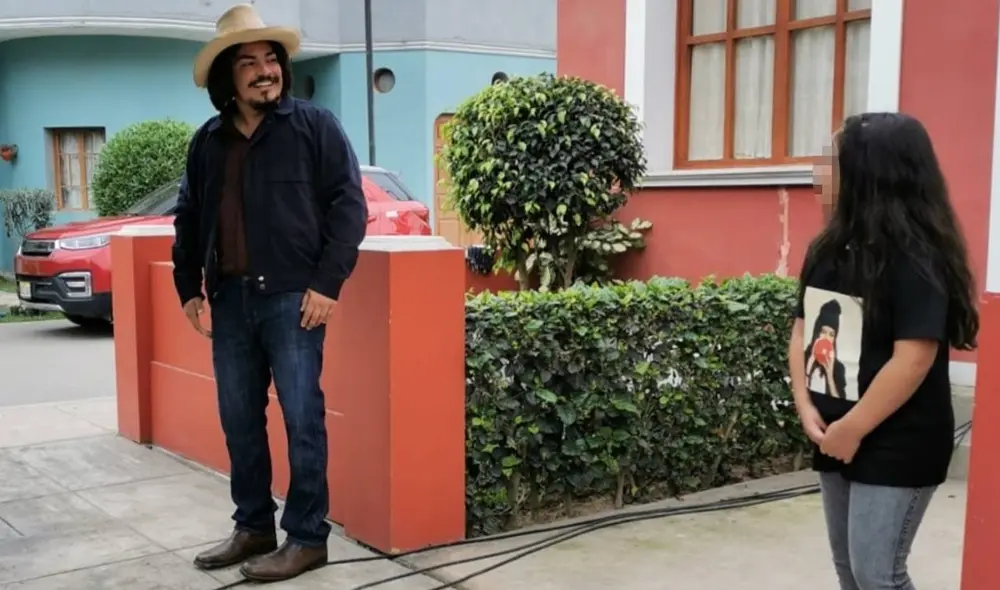 Erick Elera y su hija Flavia comparten emotiva escena en De vuelta al barrio. Foto: captura de América TV